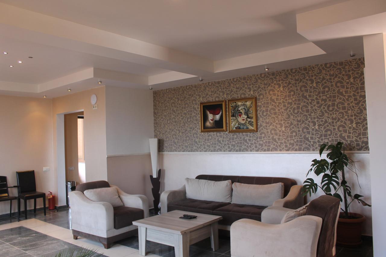 Seazone Hotel Sekvetili Kültér fotó